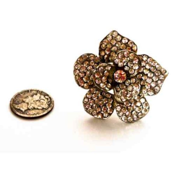 Big Silver Tone White Rhinestone Flower Ring , Size 5 1/2 - Picture 5 of 5